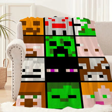 Lade das Bild in den Galerie-Viewer, Flauschige Flanell Decke im Minecraft Look