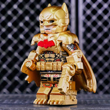 Lade das Bild in den Galerie-Viewer, Batman Mini Figur in Gold, Schwarz oder Weiß