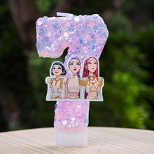 Lade das Bild in den Galerie-Viewer, Kpop Demon Hunters Geburtstagskerze mit Jahreszahl, mit Rumi, Zoey, Mira Motiv
