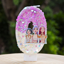 Lade das Bild in den Galerie-Viewer, Kpop Demon Hunters Geburtstagskerze mit Jahreszahl, mit Rumi, Zoey, Mira Motiv