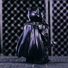 Lade das Bild in den Galerie-Viewer, Batman Mini Figur in Gold, Schwarz oder Weiß