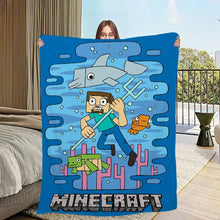 Lade das Bild in den Galerie-Viewer, Flauschige Minecraft Decke im Comic Look