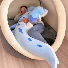 Lade das Bild in den Galerie-Viewer, XXL Chillet Plüsch aus Palworld (ca. 110cm)