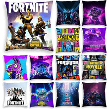 Lade das Bild in den Galerie-Viewer, Fortnite Kissenbezüge - viele Motive (45cm x 45cm)