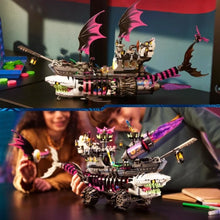 Lade das Bild in den Galerie-Viewer, DREAMZzz Albtraum-Haischiff, Piraten-Boot-Spielzeug, Klemm-Baustein Set