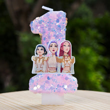 Lade das Bild in den Galerie-Viewer, Kpop Demon Hunters Geburtstagskerze mit Jahreszahl, mit Rumi, Zoey, Mira Motiv