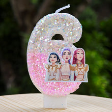 Lade das Bild in den Galerie-Viewer, Kpop Demon Hunters Geburtstagskerze mit Jahreszahl, mit Rumi, Zoey, Mira Motiv