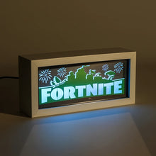 Lade das Bild in den Galerie-Viewer, Stylishe Fortnite Deko Lampe für Tisch, Regal, Gamer
