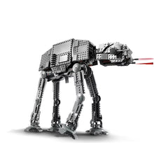 Lade das Bild in den Galerie-Viewer, Star Wars at-at Walker mit Motor (1267 Bausteine. kompatibel mit 75288)