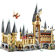 Lade das Bild in den Galerie-Viewer, Harry Potter Schloß Hogwarts Baustein Set 6120 Teile - Kompatibel mit 71043 kaufen