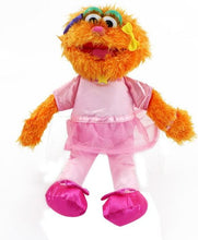 Lade das Bild in den Galerie-Viewer, Sesamstrasse Plüsch Figuren - Elmo, Krümelmonster, Ernie & Bert etc. (24-36cm) kaufen