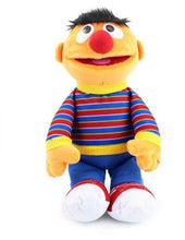 Lade das Bild in den Galerie-Viewer, Sesamstrasse Plüsch Figuren - Elmo, Krümelmonster, Ernie & Bert etc. (24-36cm) kaufen