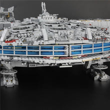 Lade das Bild in den Galerie-Viewer, Star Wars Millenium Falcon Baustein Set 05132 mit 8445 Teilen kaufen