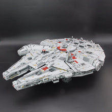 Lade das Bild in den Galerie-Viewer, Star Wars Millenium Falcon Baustein Set 05132 mit 8445 Teilen kaufen