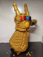 Lade das Bild in den Galerie-Viewer, Avengers Thanos Infinity Gauntlet Handschuh Baustein Set kaufen
