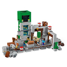 Lade das Bild in den Galerie-Viewer, Creepered Mine Minecraft Baustein Set 852 Teile kaufen