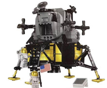Lade das Bild in den Galerie-Viewer, NASA Apollo 11 Mondlandefähre Creator Baustein Set (1112 Teile) kaufen