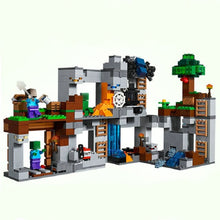 Lade das Bild in den Galerie-Viewer, Minecraft - Abenteuer in den Felsen (kompatibel mit 21147) Baustein Set kaufen