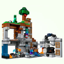 Lade das Bild in den Galerie-Viewer, Bedrock Abenteuer Baustein Spielzeug Minecraft 666 Teile kaufen