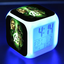Lade das Bild in den Galerie-Viewer, Marvel Avengers LED Digitaler Wecker Uhr kaufen