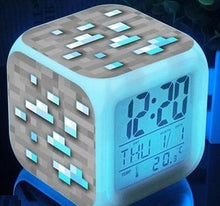 Lade das Bild in den Galerie-Viewer, Minecraft Wecker mit Digital Uhr LED Anzeige kaufen