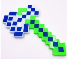 Lade das Bild in den Galerie-Viewer, Leuchtende Minecraft Schwerter Spielzeug (ca. 35cm) kaufen