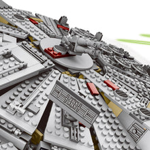 Lade das Bild in den Galerie-Viewer, Millennium Falcon Baustein Set mit Figuren kaufen