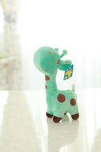 Lade das Bild in den Galerie-Viewer, Süße Baby Giraffe Kuscheltier 18cm - verschiedene Farben kaufen