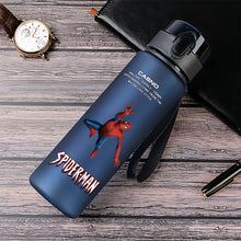 Lade das Bild in den Galerie-Viewer, Spiderman Trinkflaschen in tollen Spider-Man Motiven

