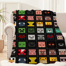 Lade das Bild in den Galerie-Viewer, Flauschige Flanell Decke im Minecraft Look

