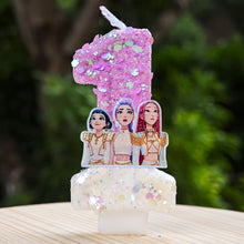 Lade das Bild in den Galerie-Viewer, Kpop Demon Hunters Geburtstagskerze mit Jahreszahl, mit Rumi, Zoey, Mira Motiv
