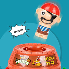 Lade das Bild in den Galerie-Viewer, Pop Up Piratenfass Spielzeug zum spielen und Spaß haben
