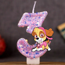 Lade das Bild in den Galerie-Viewer, Paw Patrol Kindergeburtstagskerze mit Jahreszahl und Skye, Chase oder Rubble Motiv
