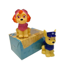 Lade das Bild in den Galerie-Viewer, Paw Patrol Nachtlicht Skye oder Chase Lampe
