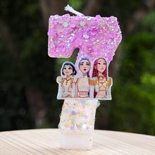 Lade das Bild in den Galerie-Viewer, Kpop Demon Hunters Geburtstagskerze mit Jahreszahl, mit Rumi, Zoey, Mira Motiv
