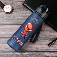 Lade das Bild in den Galerie-Viewer, Spiderman Trinkflaschen in tollen Spider-Man Motiven
