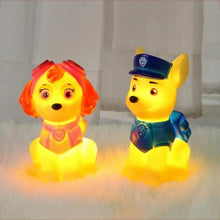 Lade das Bild in den Galerie-Viewer, Paw Patrol Nachtlicht Skye oder Chase Lampe
