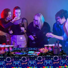 Lade das Bild in den Galerie-Viewer, Game On Party und Geburtstags Deko Set mit Tellern etc. für Gamer
