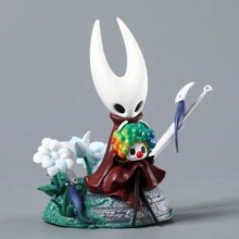 Lade das Bild in den Galerie-Viewer, Detailreiche Hollow Knight Silk Song Hornet Figur

