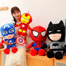Lade das Bild in den Galerie-Viewer, Große Superhelden Plüsch Figuren Spiderman, Batman, Captain America oder Iron Man
