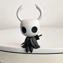 Lade das Bild in den Galerie-Viewer, Hollow Knight Figur ca. 10cm
