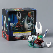 Lade das Bild in den Galerie-Viewer, Detailreiche Hollow Knight Silk Song Hornet Figur
