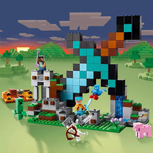 Lade das Bild in den Galerie-Viewer, Minecraft Der Schwert-Außenposten Set, Spielzeug
