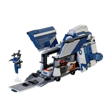 Lade das Bild in den Galerie-Viewer, Star Wars The Clone Wars MTT der Separatisten in der Schlacht von Felucia Spielzeug
