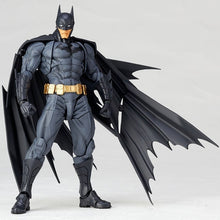 Lade das Bild in den Galerie-Viewer, Justice League Batman Action Figur (ca. 15cm) Amazing Yamaguchi 009 DC kaufen
