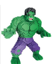 Lade das Bild in den Galerie-Viewer, Große Hulk Marvel Avengers Baustein Figur zum selbst bauen kaufen
