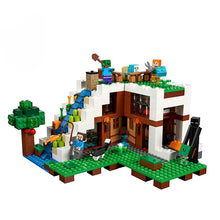 Lade das Bild in den Galerie-Viewer, Minecraft Unterschlupf im Wasserfall Bausteine Spielzeug Set 729 Teile kaufen
