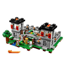 Lade das Bild in den Galerie-Viewer, Die Festung Minecraft Baustein Spielzeug Set 984 Teile kaufen
