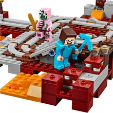 Lade das Bild in den Galerie-Viewer, Minecraft Die Nether Eisenbahn Bausteine Spielzeug 387 Teile kaufen
